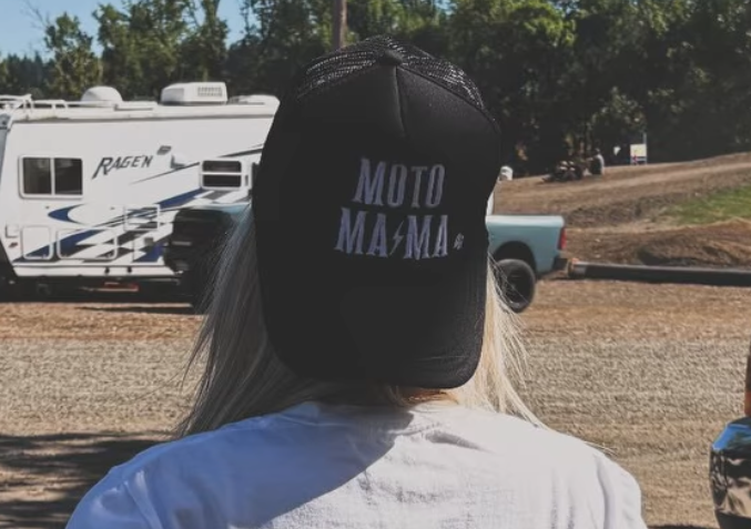 MOTO MAMA TRUCKER - CLASSIC WHITE